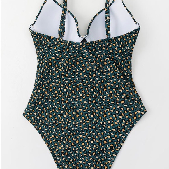 CUPSHE brand new - Picture 4 of 6